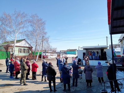 Автоклуб Ивнянского района побывал в селе Владимировке с концертной программой