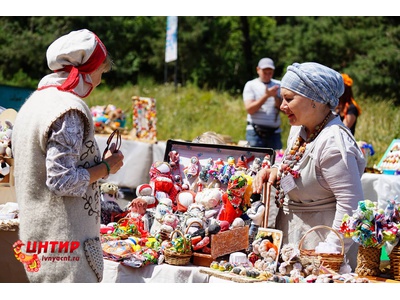 В четвёртый раз на берегу реки Псёл в селе Самарино прошёл открытый праздник народных промыслов и ремёсел